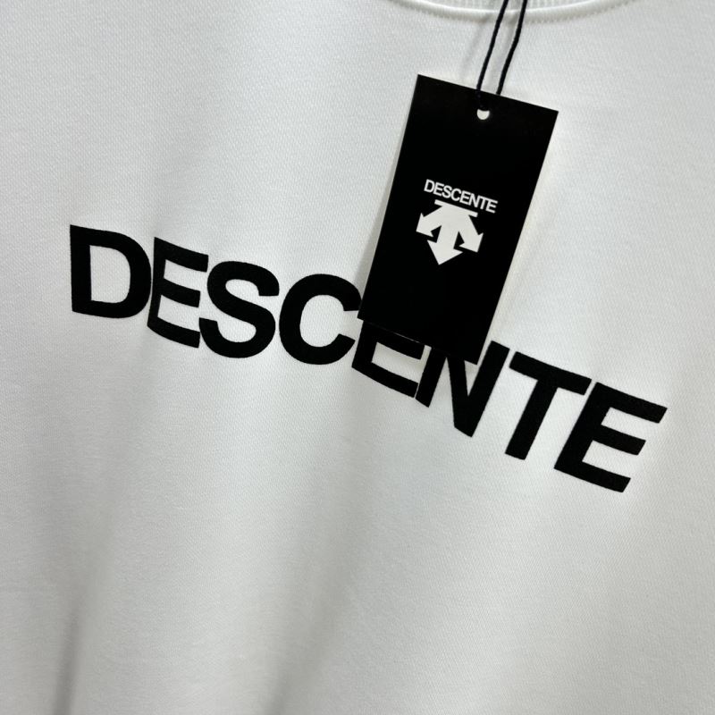 Descente Hoodies